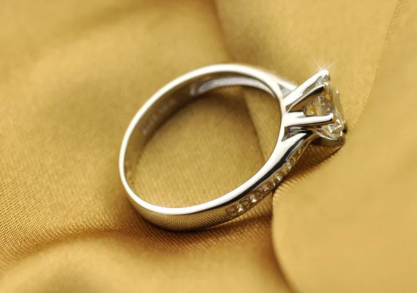 Lumora Ring